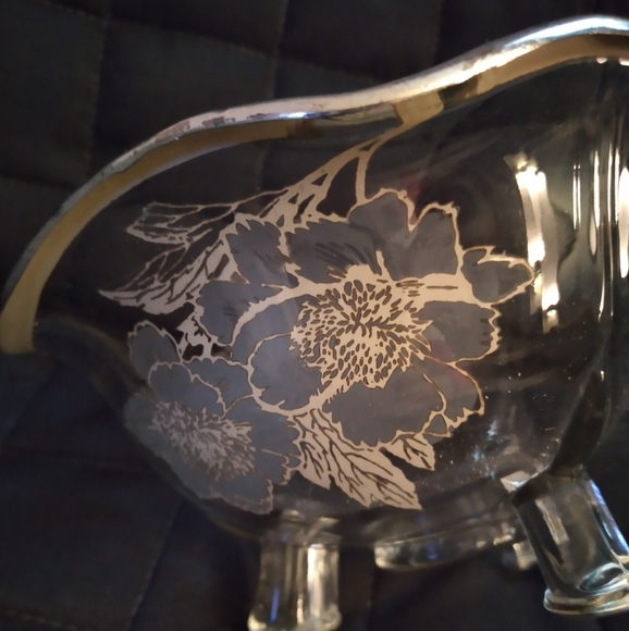 Silver inlay glass footed bowl - Picture 2 of 3